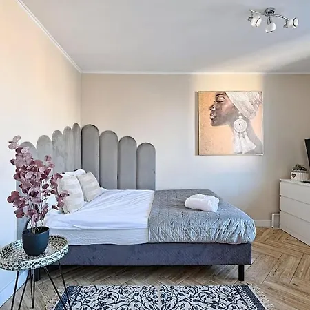 Privilage Your At Emilii Plater 55 Apartment Warschau